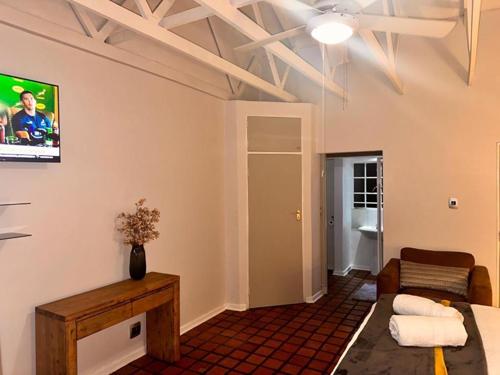 Woods Guest House ミデルバーグ エクステリア 写真