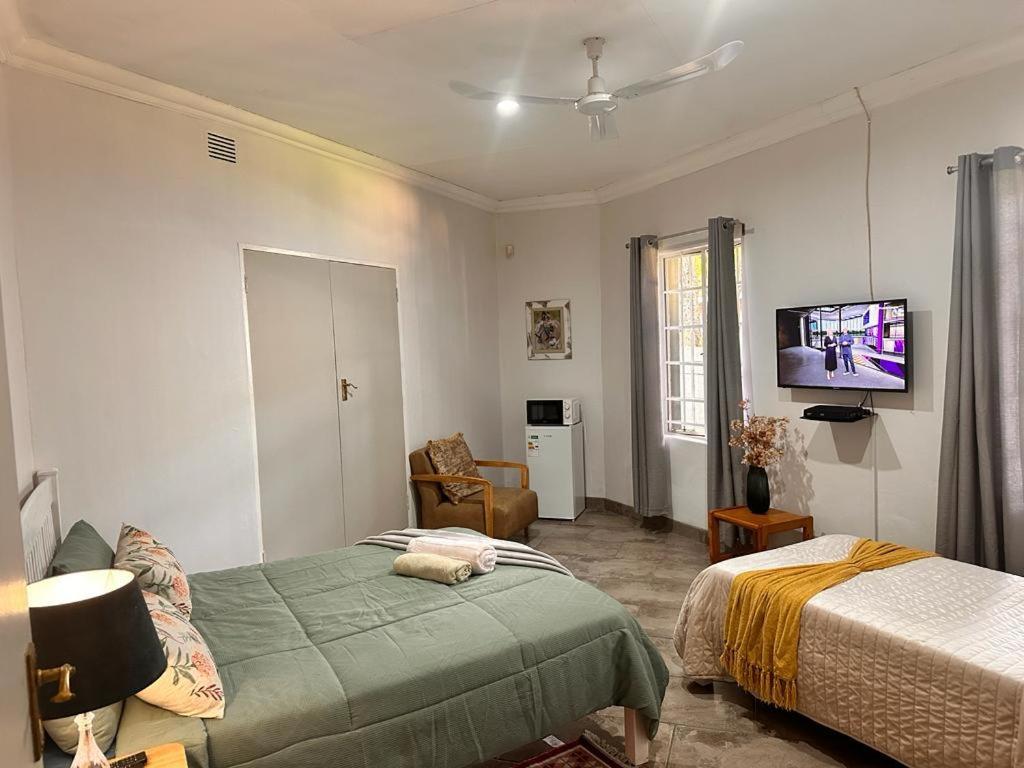 Woods Guest House ミデルバーグ エクステリア 写真