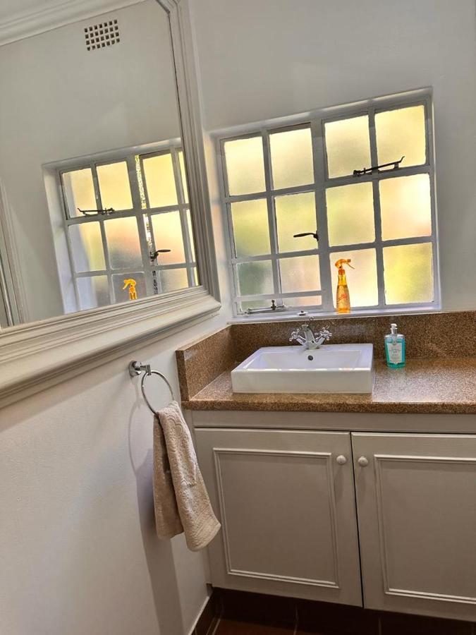 Woods Guest House ミデルバーグ エクステリア 写真
