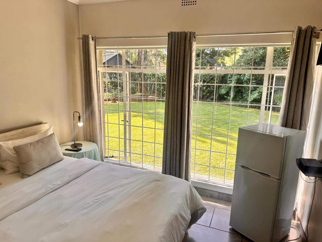 Woods Guest House ミデルバーグ エクステリア 写真